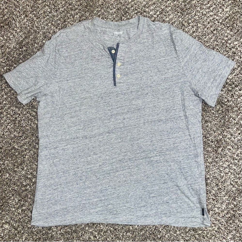 Express Light Gray Men’s Size Large Short Sleeve Quarter Button Up